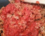 A picture of step 3 of Quick chilli, bean n salad wrap.
