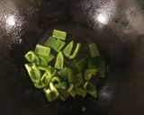 A picture of step 17 of Sweet and sour pork.