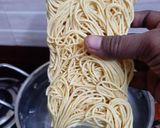 A picture of step 1 of Egg hakka noodles.