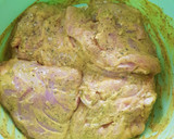 Foto del paso 2 de la receta: Muslos a la mostaza con guarnición de pimientos y champiñones