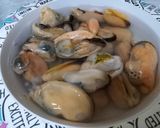 Foto del paso 1 de la receta: Arròs caldós amb músculs, pollastre i Frankfurt