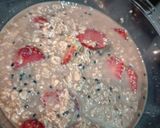 Foto langkah ke 6 dari resep Overnight Oatmeal Strawberry.