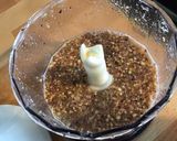 Une image de l'étape 5 de Sauce miel,cacahuètes,basilic pourpre et oignon nouveau.