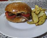 Foto del paso 6 de la receta: Papas rústicas fritas con hamburguesa