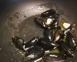 Spaghetti with mussels and fresh tomatoes recipe step 2 photo