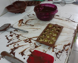 Foto del paso 2 de la receta: Bombones de chocolate rellenos de ganache de chocolate