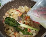 Foto langkah ke 4 dari resep Oseng Kikil Buncis.