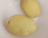 A picture of step 1 of Tandoori aloo.