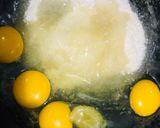 Foto langkah ke 2 dari resep Bolu kukus keju.