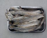Foto langkah ke 1 dari resep Ikan Asin Layur Goreng.