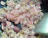 รูปขั้นตอนการทำที่ 3 ของ ผักไก่ใส่ขิง (สูตรไม่ใส่พริกและเห็ดหูหนู) #เลือกทำกินเอง