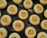 Foto langkah ke 3 dari resep Garlic Cheese Cookies.