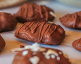 Foto del paso 2 de la receta: Bombones de melocotón y coco