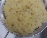 A picture of step 2 of Instant noodles pakoray.