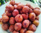 Gambar langkah 4 resipi Cekodok Pisang Bulat.