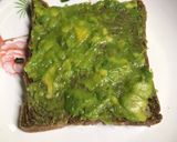 Hình bước làm 2 của món Healthy meal - Ăn sáng cùng trứng và bơ 🐣