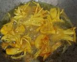 Gambar langkah 2 resipi Jerami Nangka Goreng Kunyit.
