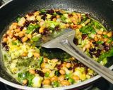 A picture of step 3 of Cranberries Kanda Poha.
