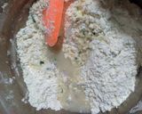 Foto langkah ke 3 dari resep Kue bawang seledri.