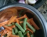 Foto langkah ke 1 dari resep Tumis Buncis Wortel Bumbu Kuning.
