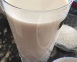 A picture of step 1 of Banana milk shake.