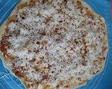 Foto langkah ke 5 dari resep Fruit Roll Pizza.