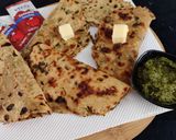 A picture of step 5 of Aloo roti.