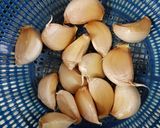 Foto langkah ke 4 dari resep Ayam Goreng Bawang Putih khas Batam.