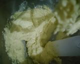 Foto langkah ke 2 dari resep Classic (Vanilla) Cupcake.