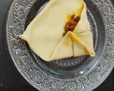 A picture of step 5 of Flower Samosa.