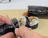 Foto langkah ke 5 dari resep Sushi Beef Teriyaki 🥓.