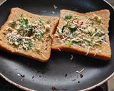 A picture of step 2 of Chilli garlic toast.