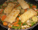 Foto del paso 3 de la receta: Merluza al vino blanco