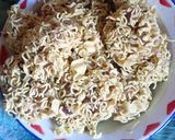 Foto langkah ke 2 dari resep Bola-bola Mie Ikan.