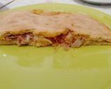 Foto del passaggio 8 della ricetta Calzone capriccioso🧅🍅🧀🥓