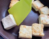 Foto del passaggio 4 della ricetta Ricetta light 💚 Tofu fritto in padella