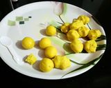 A picture of step 4 of Apple-shaped Kaju Sweets.