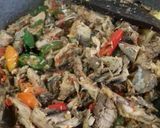 Foto langkah ke 4 dari resep Oseng Tongkol Pedas.