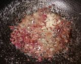 Foto del paso 3 de la receta: Almejas y gambas en salsa marina.