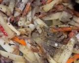 Gambar langkah 2 resipi Lobak Putih Tumis Lada Hitam dengan White Crab Mushroom.