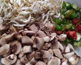 Foto langkah ke 1 dari resep Cah Tauge Jamur Pedas.
