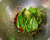 A picture of step 3 of Roasted sweet pepper in soy and sesame sauce.