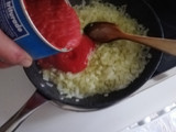 Empanada de atún con tomate