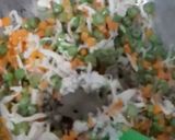 A picture of step 4 of Restaurant style egg fried rice.