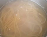 Foto del paso 2 de la receta Tallarines en salsa de tomate aromatizada con hiervas