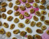 मिनी बाकरवडी (mini bakarvadi recipe in marathi) रेसिपी स्टेप 4 फोटो 