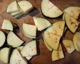 Foto del paso 1 de la receta: Berenjena al escabeche fácil