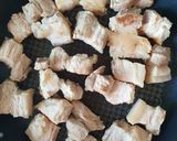 รูปขั้นตอนการทำที่ 3 ของ หมูสามชั้นมันฝรั่งหงซาวโร่ว | 土豆红烧肉