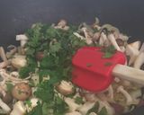 Foto del paso 4 de la receta Acelgas y espinacas salteadas con setas y jamón ibérico