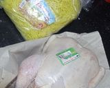 صورة لخطوة 2 من وصفة رشتة مرقة بيضاء بالدجاج